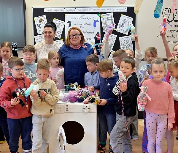 Skarpetki ożyły w brzeskiej „Ósemce”. Niezwykłe spotkanie z autorką