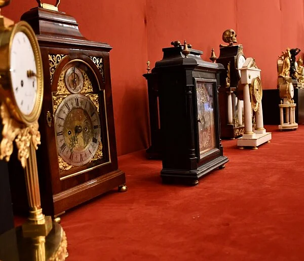 Zegary, które opowiadają historię.  Nowa wystawa w zamku