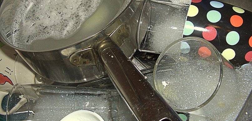 Co jest bardziej eko - zmywarka czy mycie ręczne?