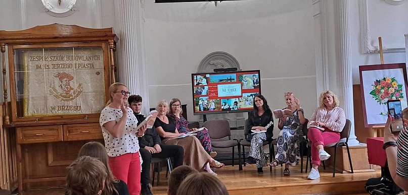 Narodowe czytanie "Nad Niemnem" w ZSB