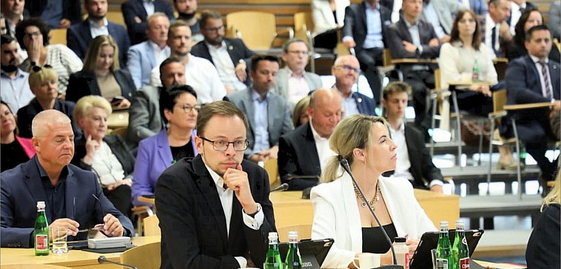  Prosto z Sejmiku Województwa Opolskiego - kwietniowy felieton radnego…