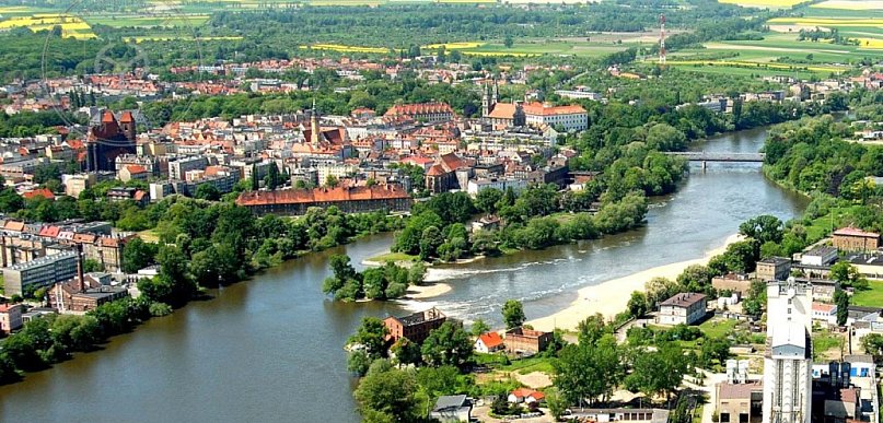 Brzeg: Miasto uśmiechu czy rozczarowań? Mocny głos brzeskich seniorów