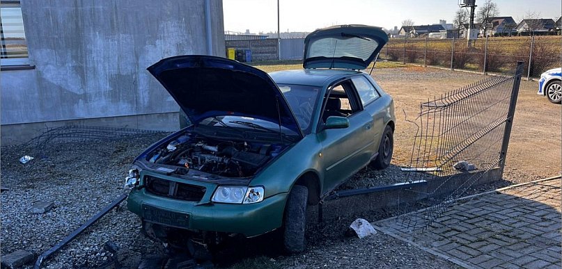 Dwa listy gończe, nieletnia ranna i policyjny pościg. Finał w Kościerzycach