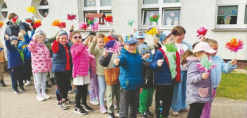 Wiosna zawitała do przedszkola. Radosne święto w Skarbimierzu