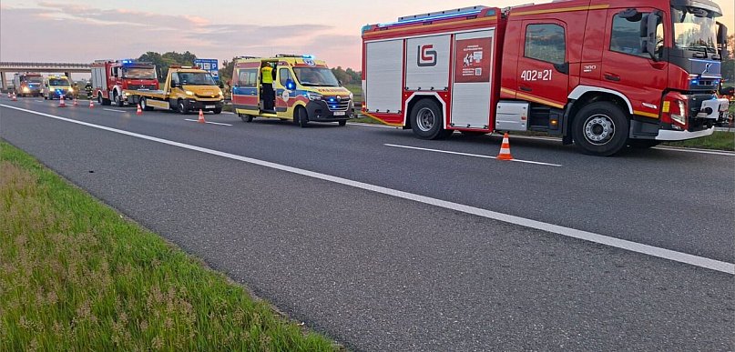 Wypadek na A4 pod Przylesiem. Najpierw sarna, potem zderzenie dwóch aut, ranni tra