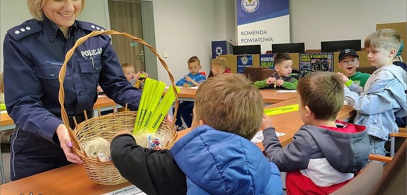 Przedszkolaki z „czwórki”  odwiedziły brzeską policję