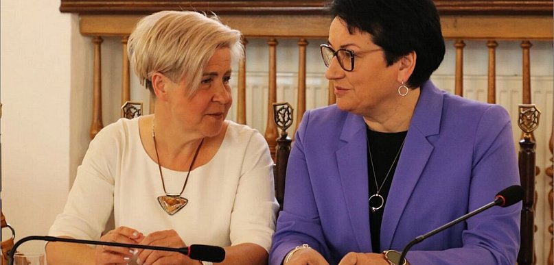 Monika Jurek naciska, radni KO zwołują sesję. Chcą podwyżki dla burmistrz