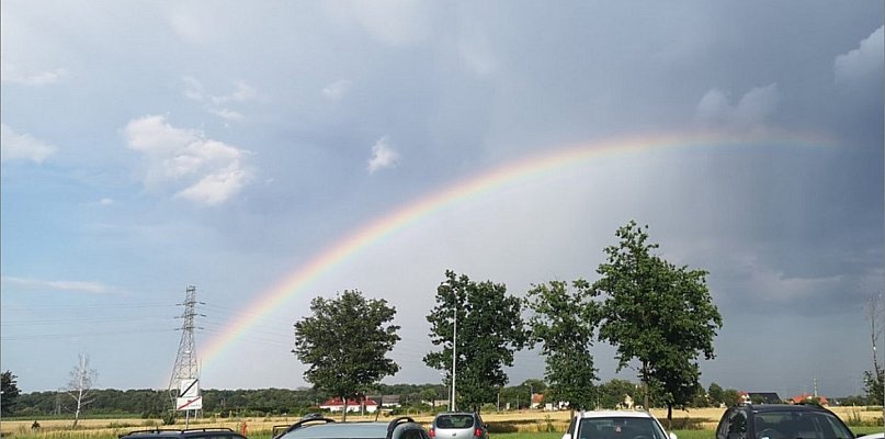 Spójrz w niebo. 3 kwietnia to Dzień Tęczy