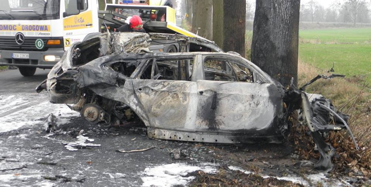 Tragiczny wypadek w Mąkoszycach. Jedna osoba nie żyje. 