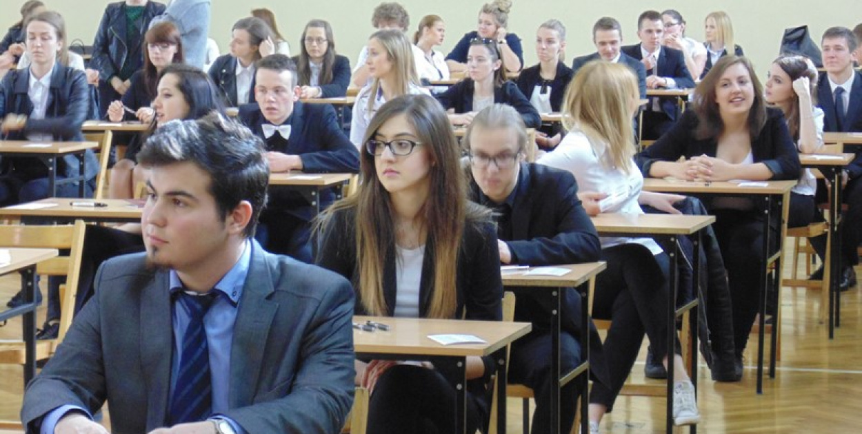 Matura 2015. Uczniowie rozpoczęli egzamin z języka polskiego