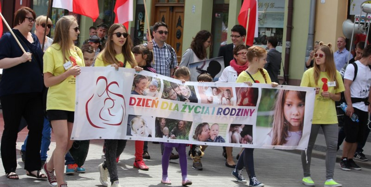 Marsz dla Życia i Rodziny w Brzegu [FOTORELACJA]