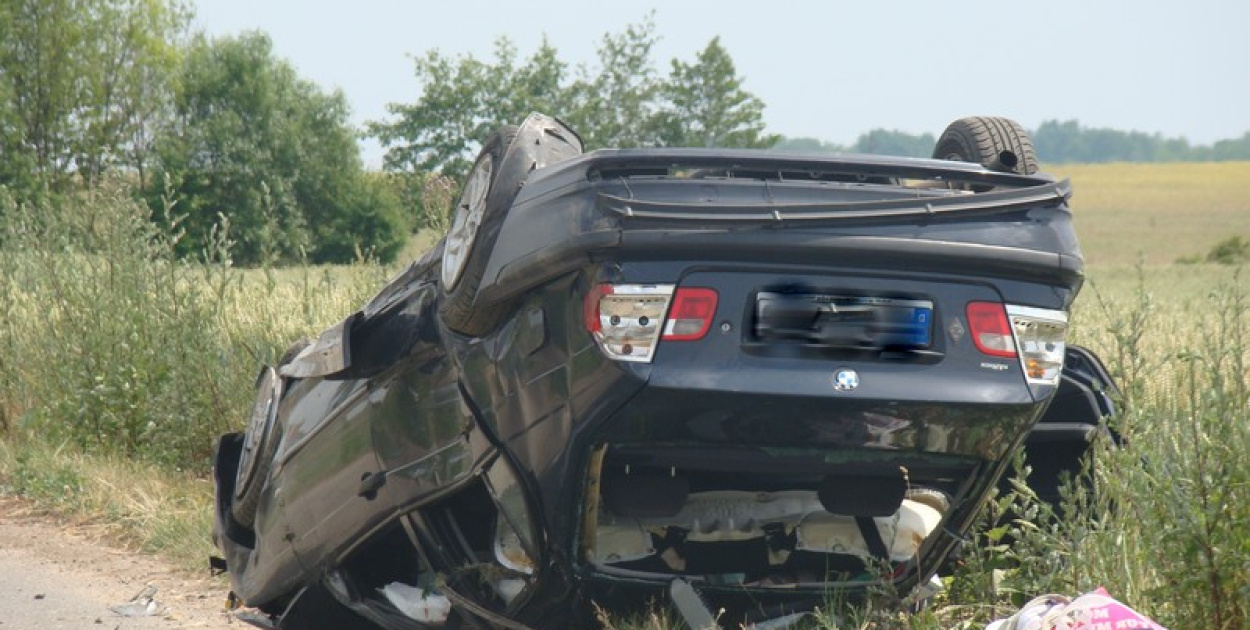 BMW dachowało na autostradzie A4. Trzy osoby zostały ranne