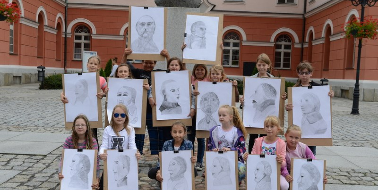 Wakacyjne Warsztaty Plastyczne dla dzieci i młodzieży w Grodkowie