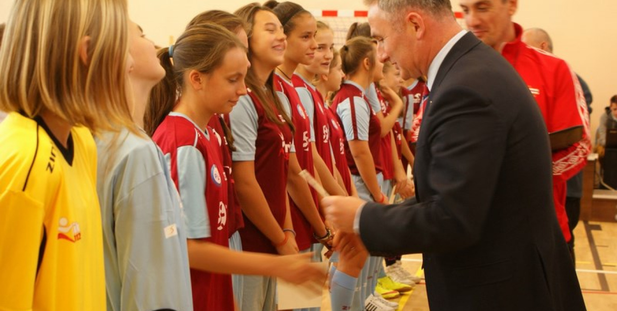 UROCZYSTA INAUGURACJA SPORTOWEGO ROKU SZKOLNEGO 2015/2016