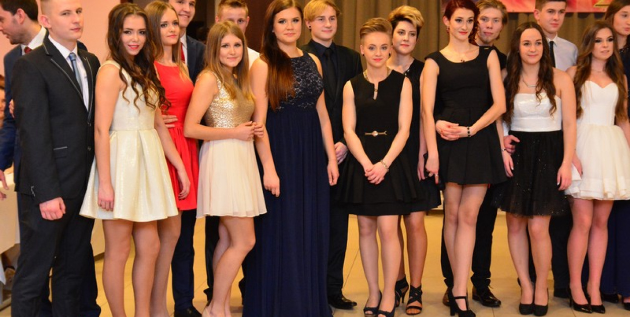  Studniówki 2016: Maturzyści I LO w Brzegu, zatańczyli reprezentacyjnego…