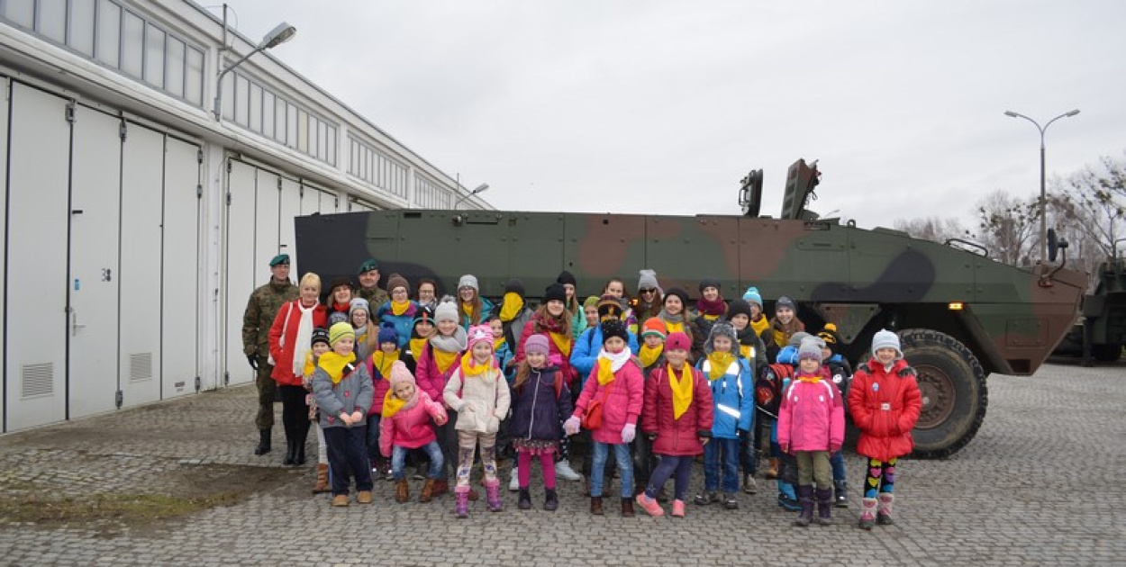 NA SAPERSKIM ZIMOWISKU  DZIECI SIĘ NIE NUDZĄ ! (NIE MARUDZĄ!)