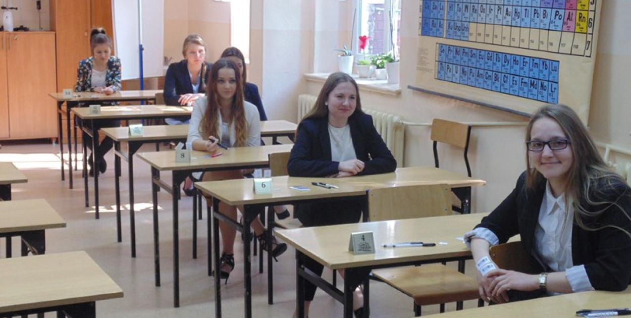 Matura z języka angielskiego wizyta w Grodkowskim "Ogólniaku" [zdjęcia]