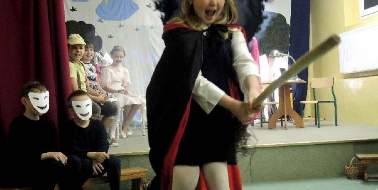 Szkolny festiwal teatrów klasowych-2016 w "ósemce"