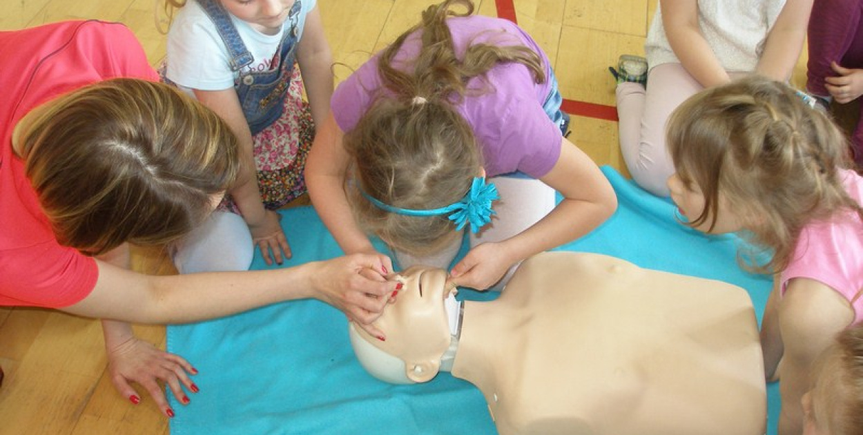 KLASA 1"C" Z PSP 5 UCZY SIĘ ZASAD PIERWSZEJ POMOCY