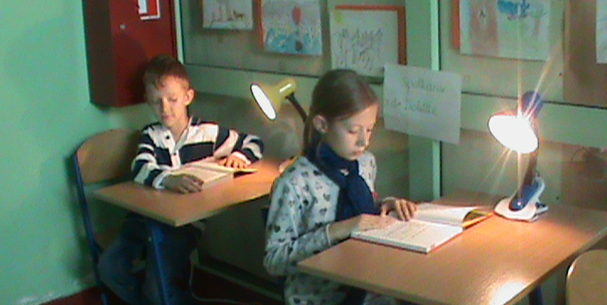 "Ławeczkowa czytelnia" w Skorogoszczy