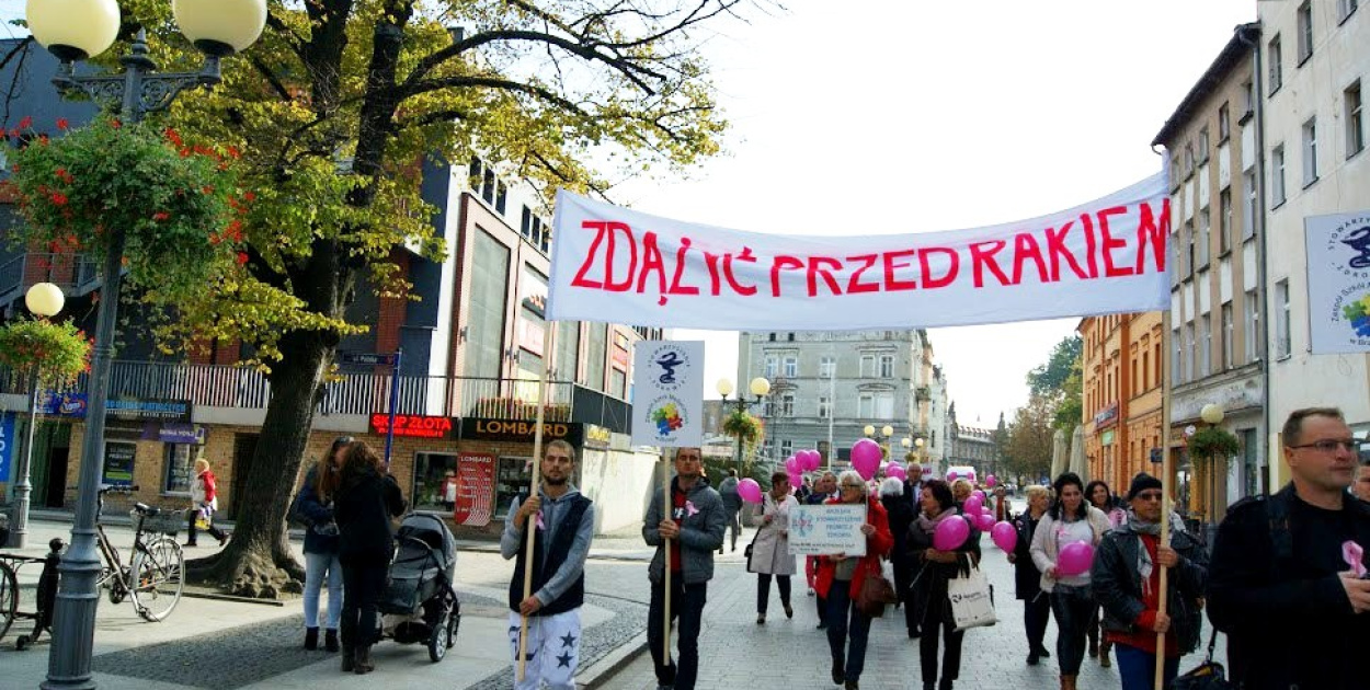 Drugi Marsz Różowej Wstążki w Brzegu [fotorelacja]