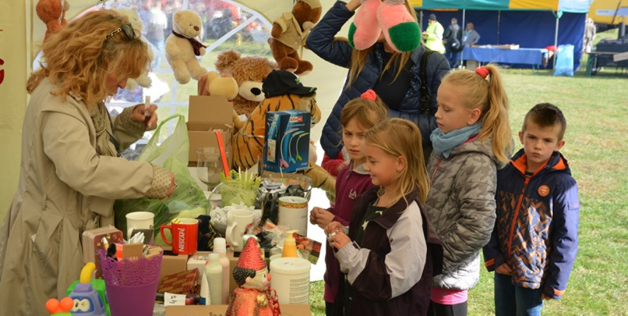  Moc atrakcji w Łosiowie. Trwa festyn charytatywny dla Mateusza [galeria…