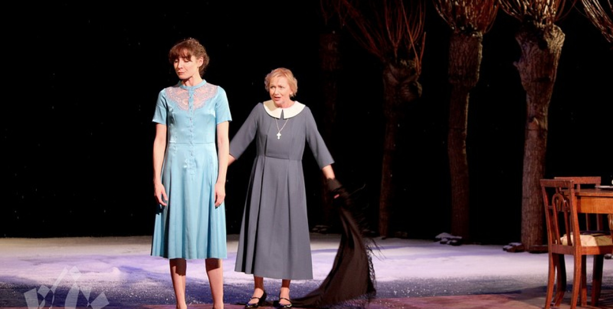  Losy Ewy Pobratyńskiej czyli "Dzieje Grzechu" na scenie Brzeskiego Centrum…