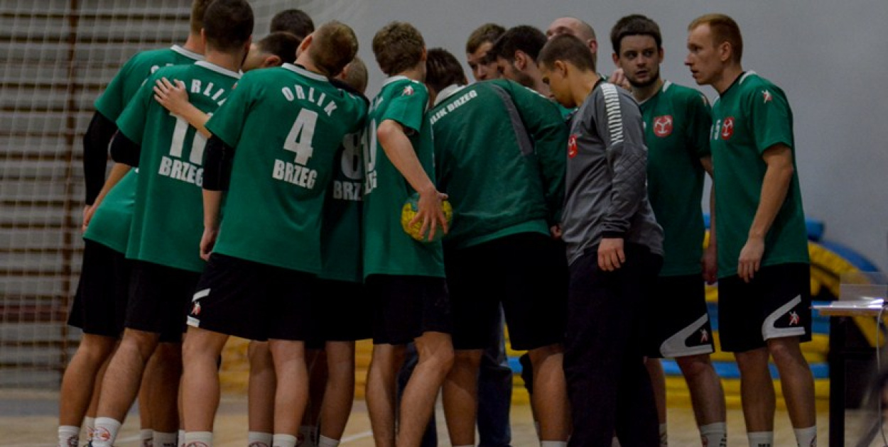 Orlik przegrywa z liderem.