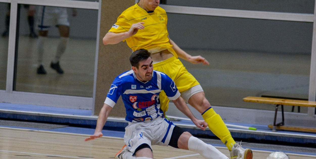 Gredar przegrywa z liderem - SRS Gwiazda Ruda Śląska