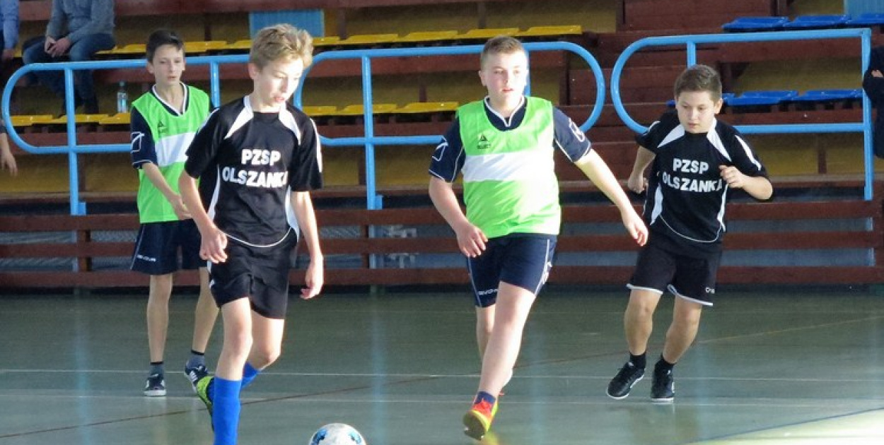  PSP Olszanka na podium - PÓŁFINAŁ WOJEWÓDZKI W  HALOWEJ PIŁCE NOŻNEJ…