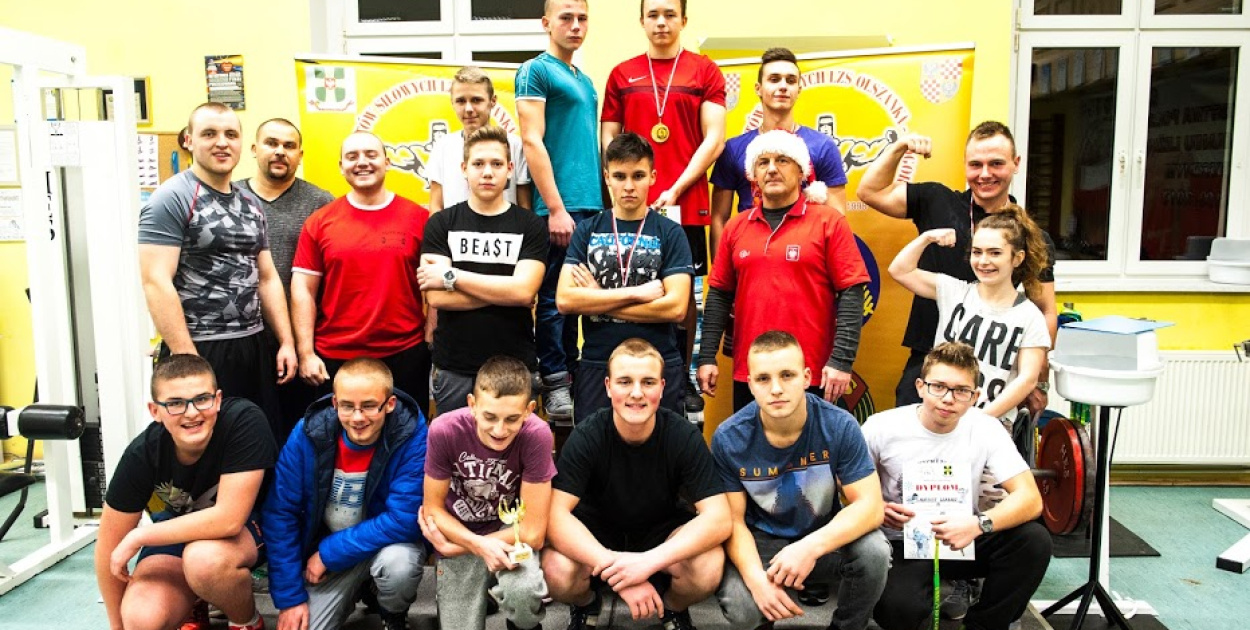 Mikołajkowy Gimnazjalny Trójbój Siłowy