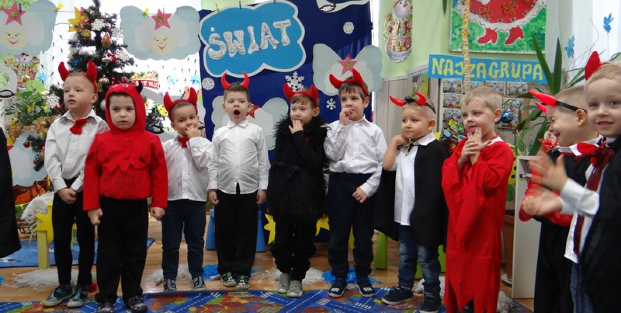 UROCZYSTOŚĆ WIGILIJNA W PUBLICZNYM PRZEDSZKOLU W KRZYŻOWICACH