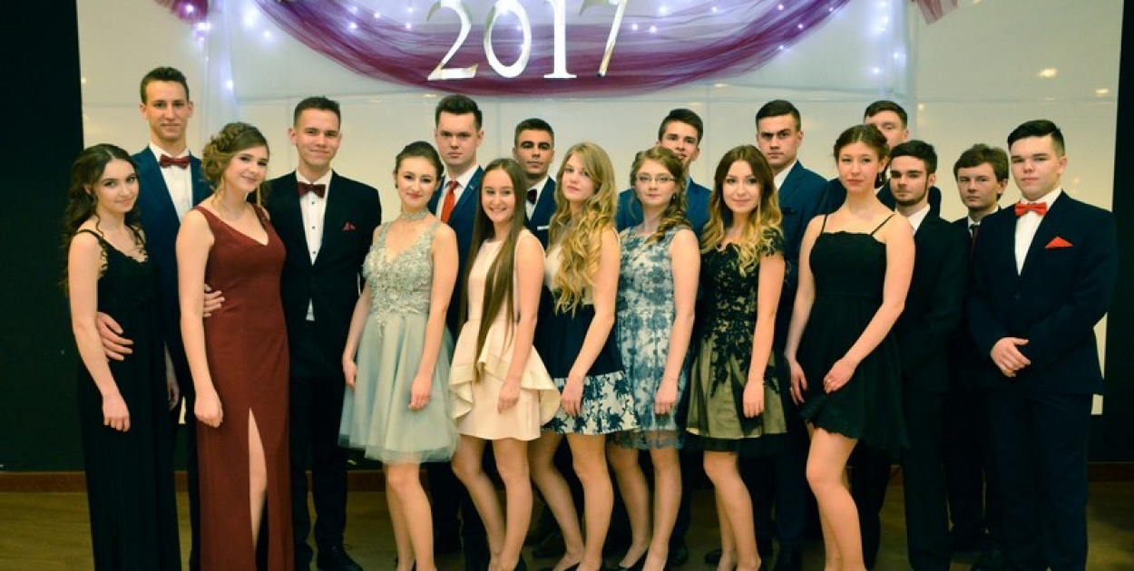  Studniówki 2017: Uczniowie II Liceum Ogólnokształcącego w Brzegu na…