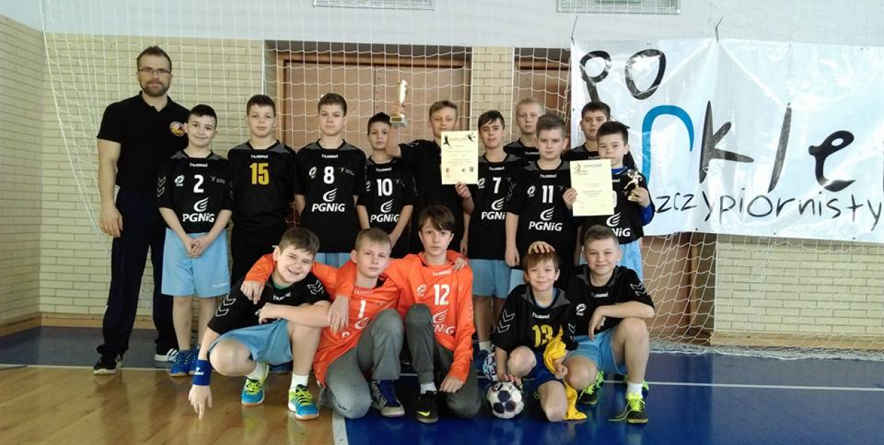 Młodzi szczypiorniści z Grodkowa w środku stawki