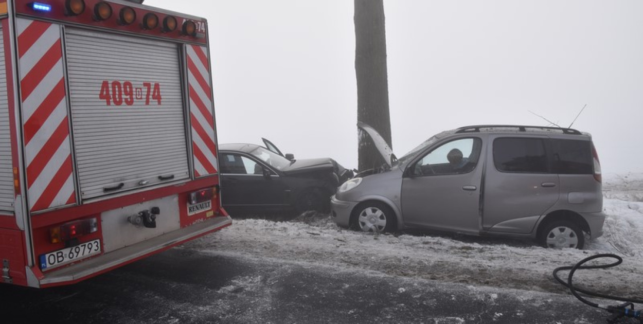 Cztery osobówki i autobus zderzyły się pod Mąkoszycami