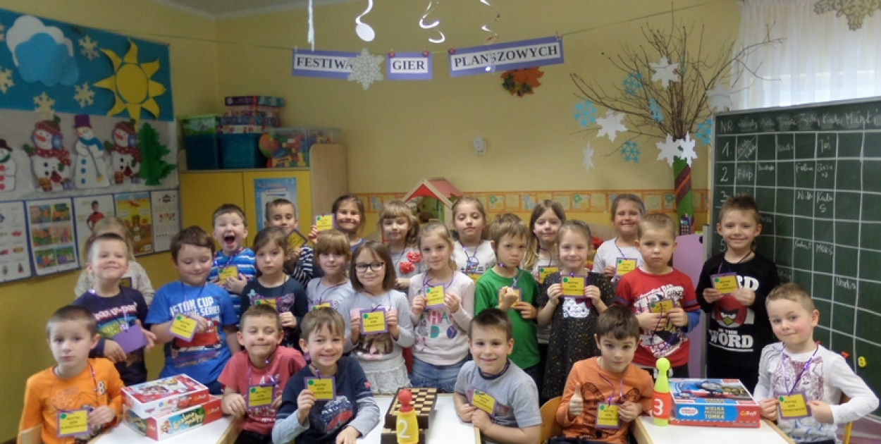 DZIEŃ GIER PLANSZOWYCH W PRZEDSZKOLU PUBLICZNYM NR 3 W BRZEGU