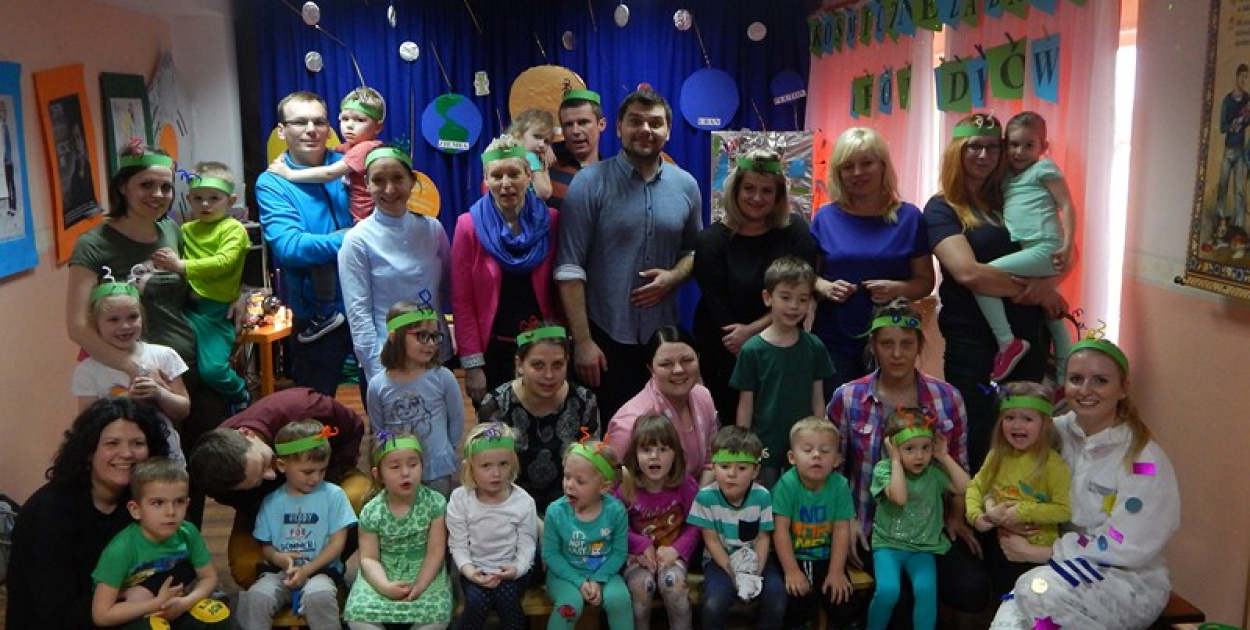  Kosmiczne zabawy w PP nr 3 w grupie I "Pszczółek" oraz w grupie II…