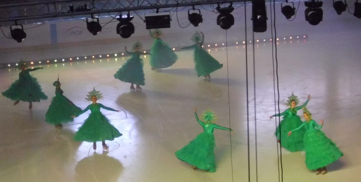 Uczniowie PSP w Olszance na Moskiewskiej Rewii na Lodzie w Opolu