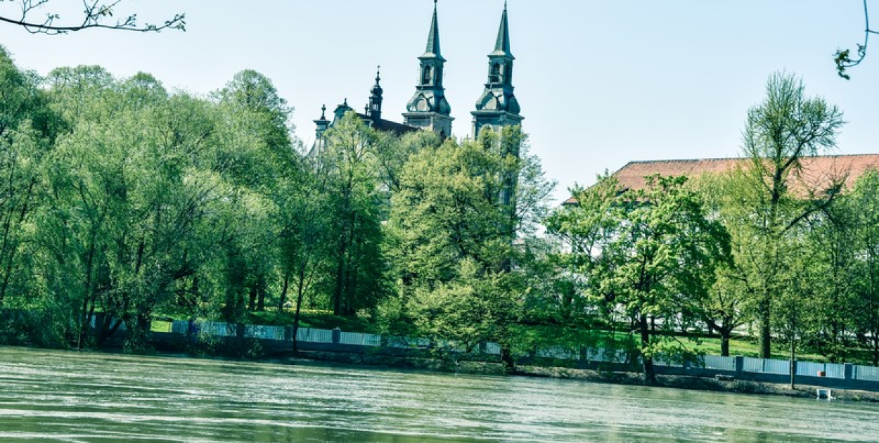  Przez Brzeg przechodzi fala wezbraniowa. Woda może spowodować straty…