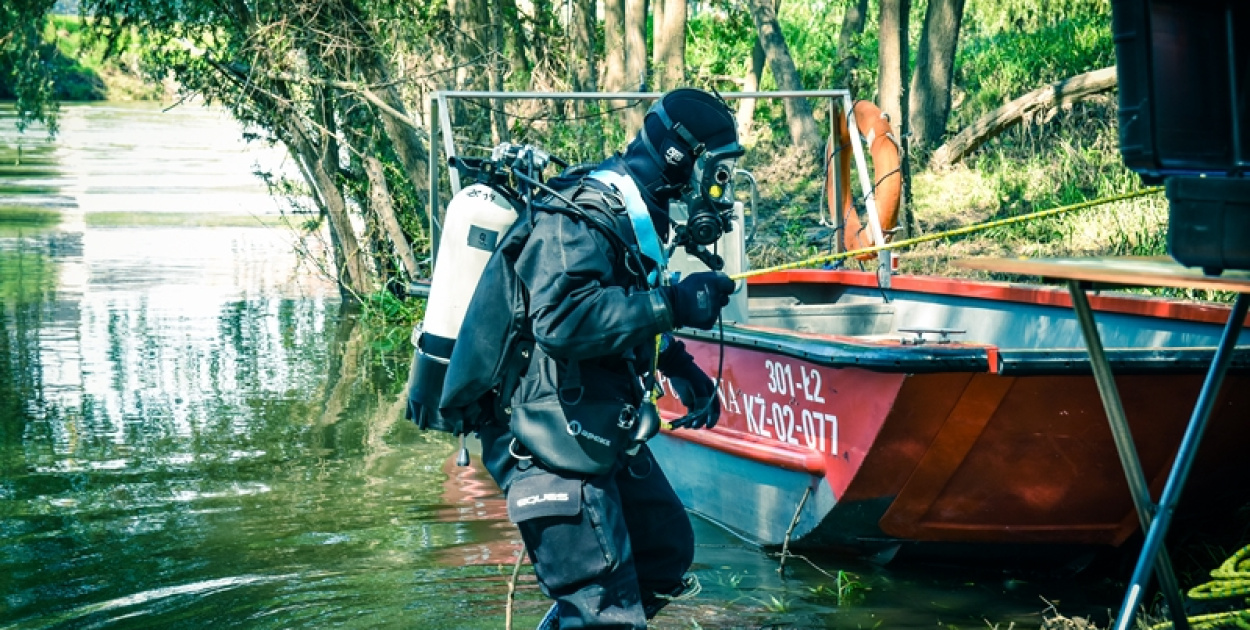  Płetwonurkowie przeczesują Odrę. Kolejny dzień poszukiwań 22-letniego…