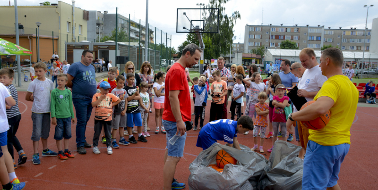 Rodzinny piknik w Grodkowie "Gram z Dzieckiem Daję Przykład! II" 2017