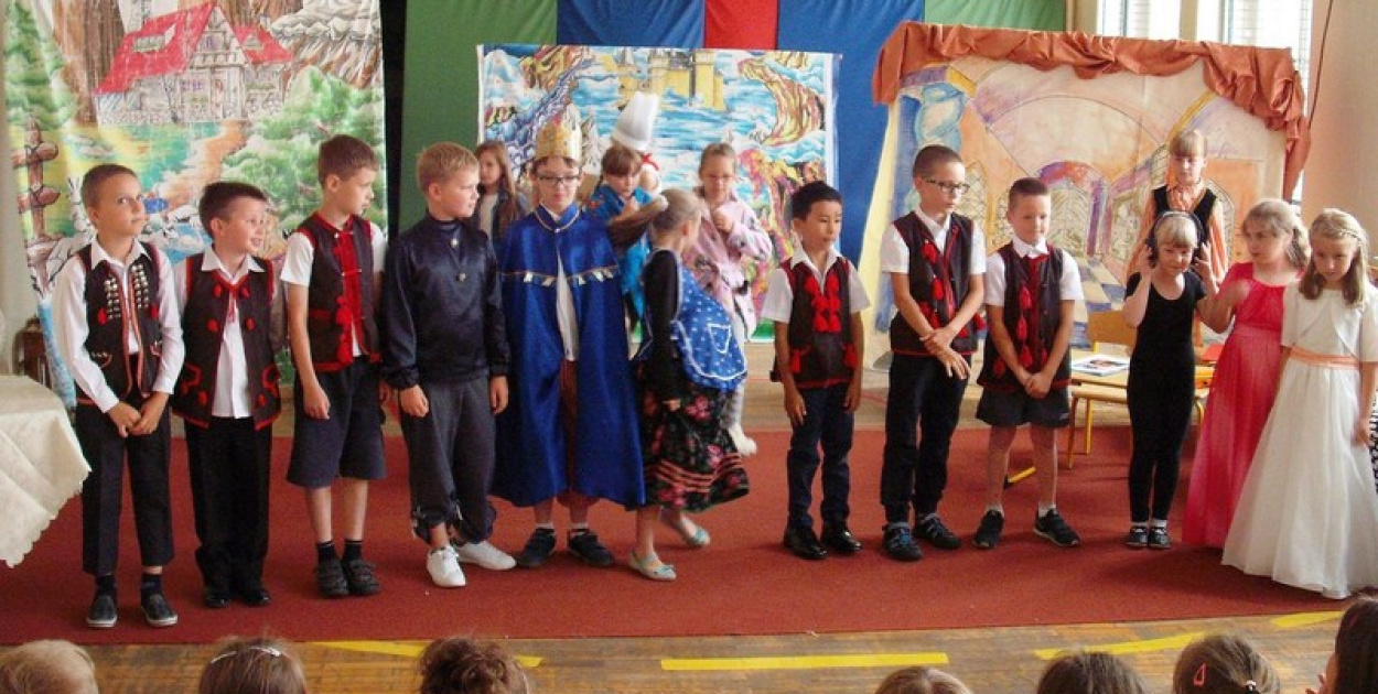  Pasowanie na czytelnika  "Czytanie książek to najpiękniejsza zabawa,