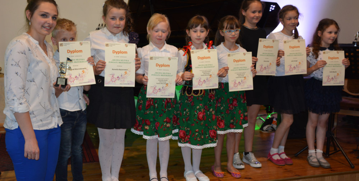  MŁODA MUZYKA POWIATU BRZESKIEGO - KONCERT W PAŃSTWOWEJ SZKOLE MUZYCZNEJ W…