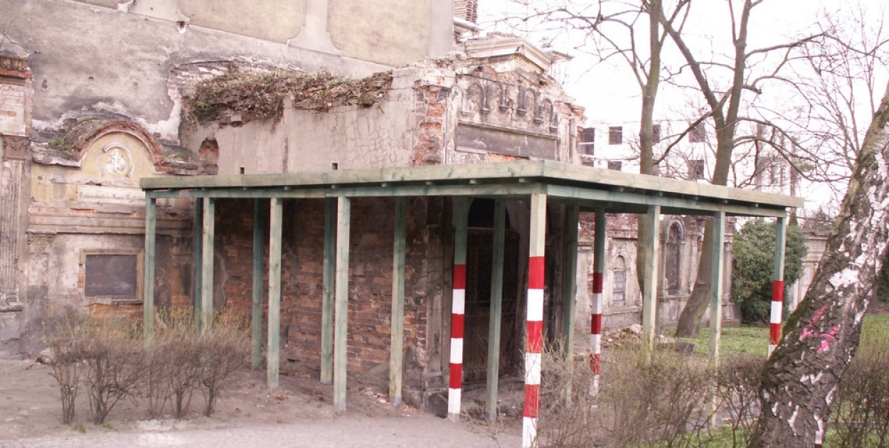  Posprzątali cmentarz, zabezpieczyli mauzoleum, a teraz chcą…