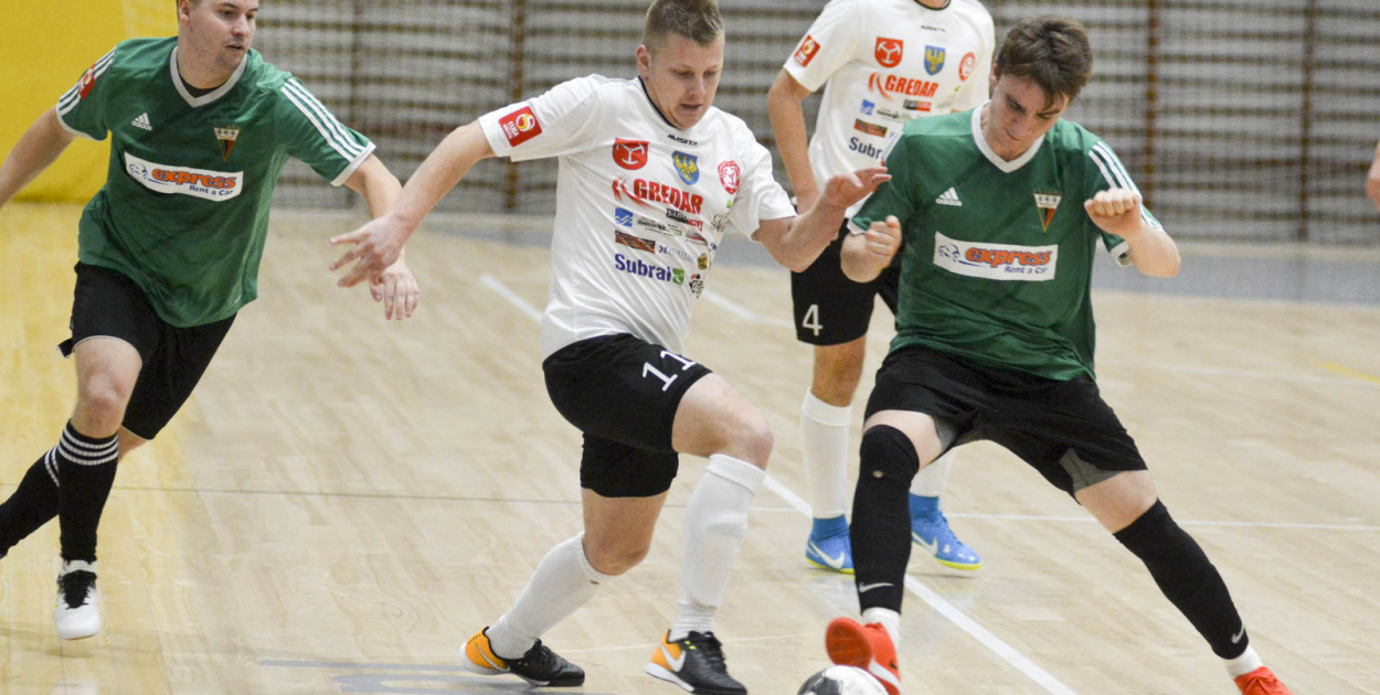 Gredar przegrał z liderem - GKS Tychy