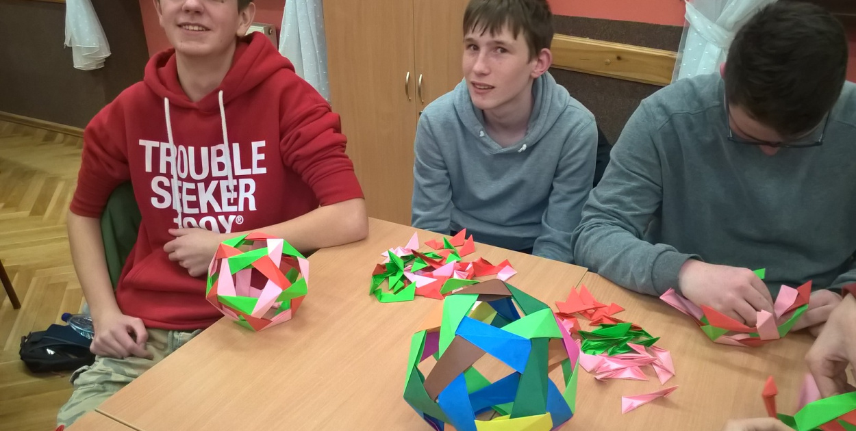 Wieczór z matematyką w Publicznej Szkole Podstawowej w Lewinie Brzeskim