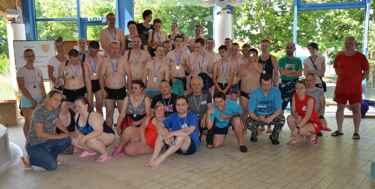 Integracyjne zawody pływackie osób niepełnosprawnych "My też potrafimy"