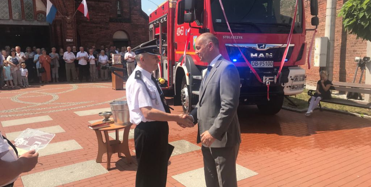 Uroczystość poświęcenia wozu ratowniczo-gaśniczego OSP Lewin Brzeski