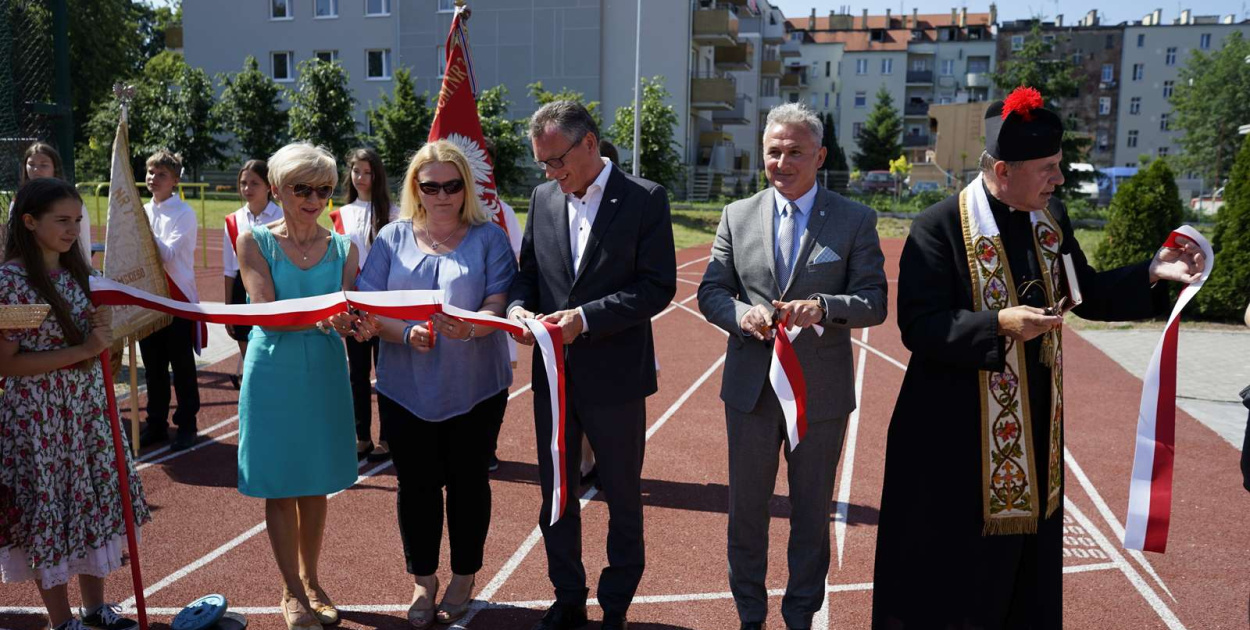 Uroczyste otwarcie nowego kompleksu sportowego w PSP1 Brzeg [fotorelacja]