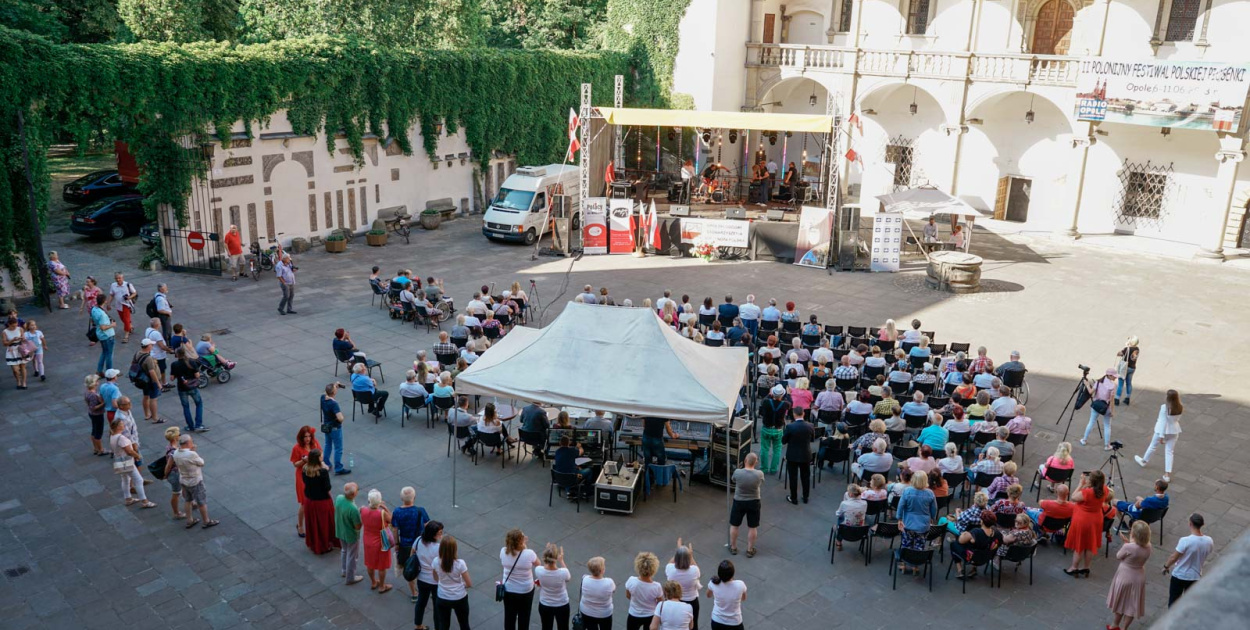  Polscy artyści mieszkający za granicą najechali na Zamek Piastów…
